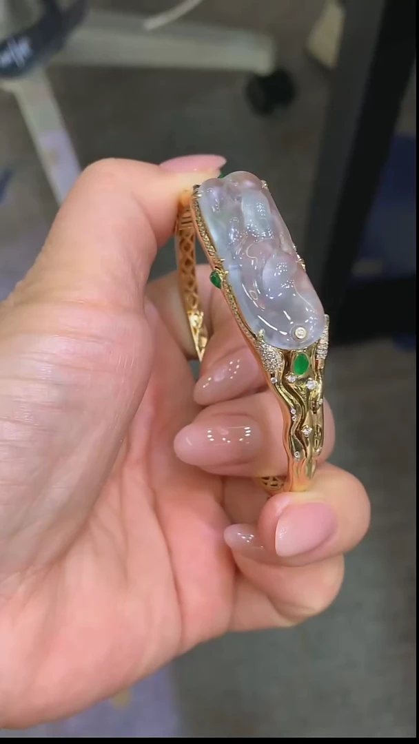 18K金镶嵌手镯翡翠手镯