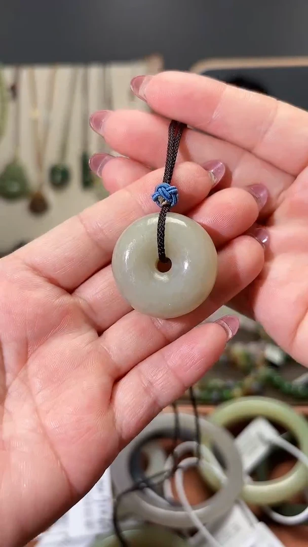 和田玉未镶嵌颈饰1