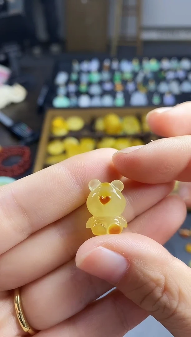 蜜蜡吊坠(不含链)未镶嵌慕*?小熊吊坠