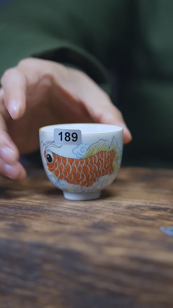 【闪购商品】189景德镇手绘龙鱼单杯