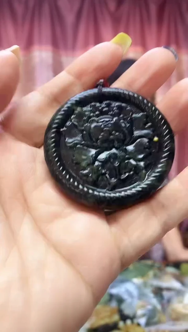 未镶嵌岫玉吊坠