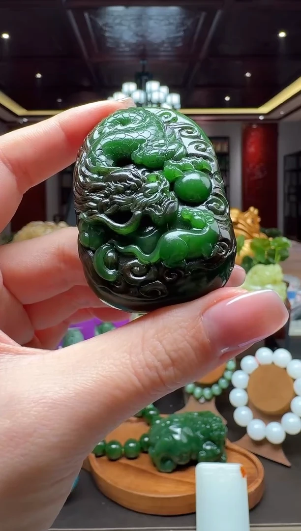 未镶嵌和田玉挂件by