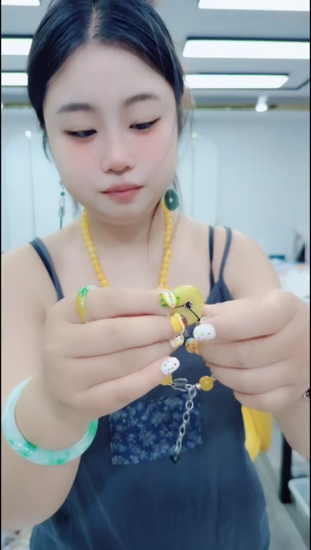 翡翠未镶嵌颈饰1418黄扣手串