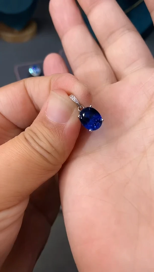 颈饰蓝宝石银S925镶嵌......