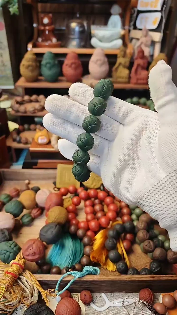 【闪购商品】五方绿色莲花珠手串一条