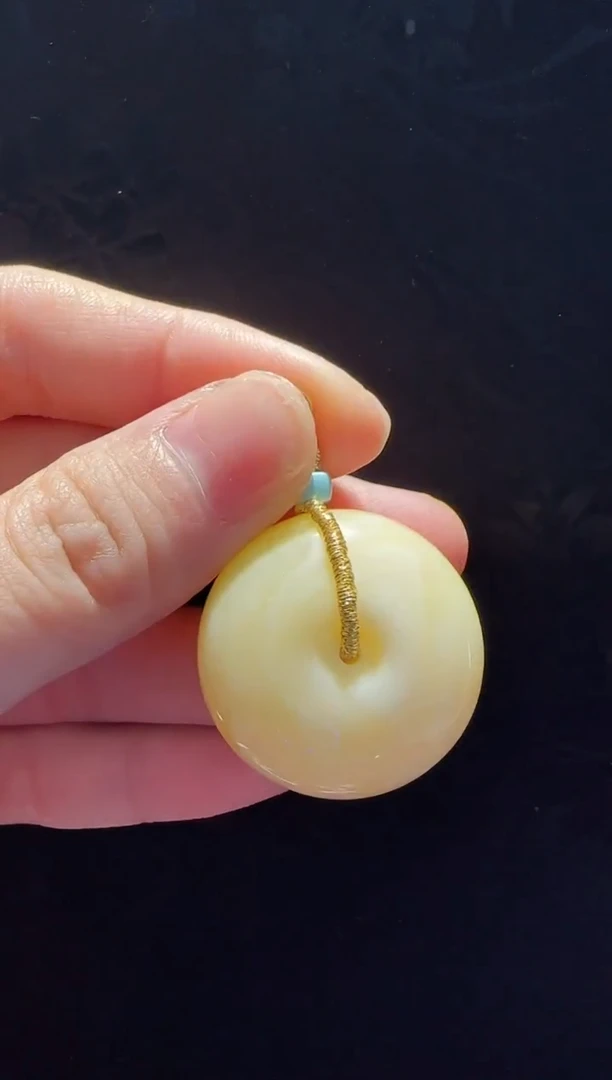 蜜蜡颈饰18K金镶嵌平安扣29.6*16.5mm