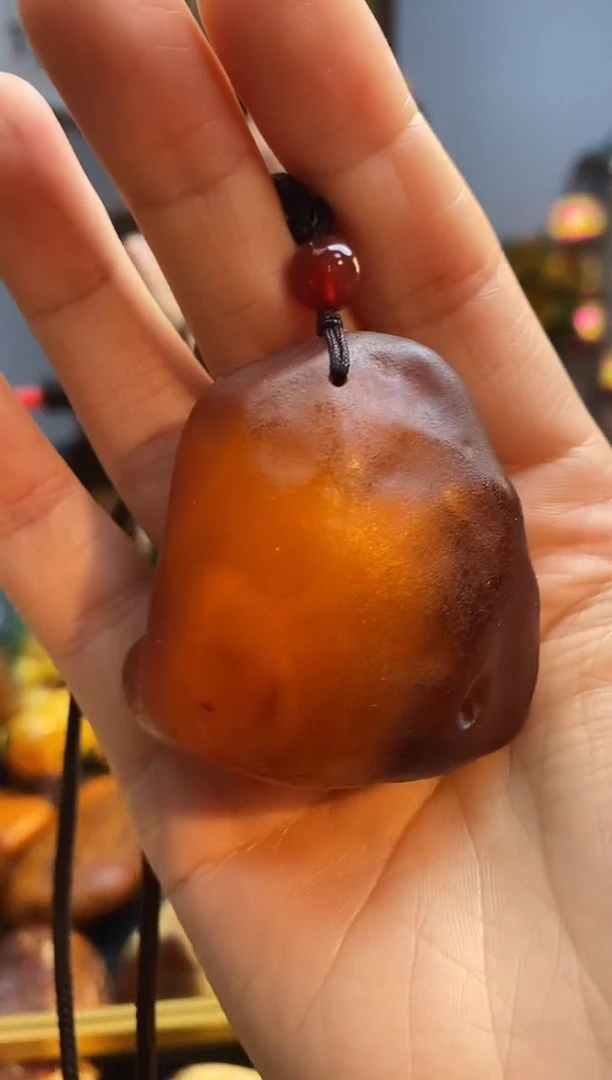 琥珀颈饰未镶嵌吊坠