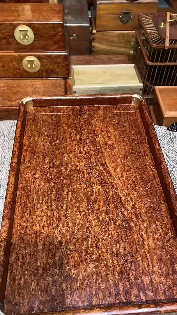 【闪购商品】花梨木类木艺茶盘一个