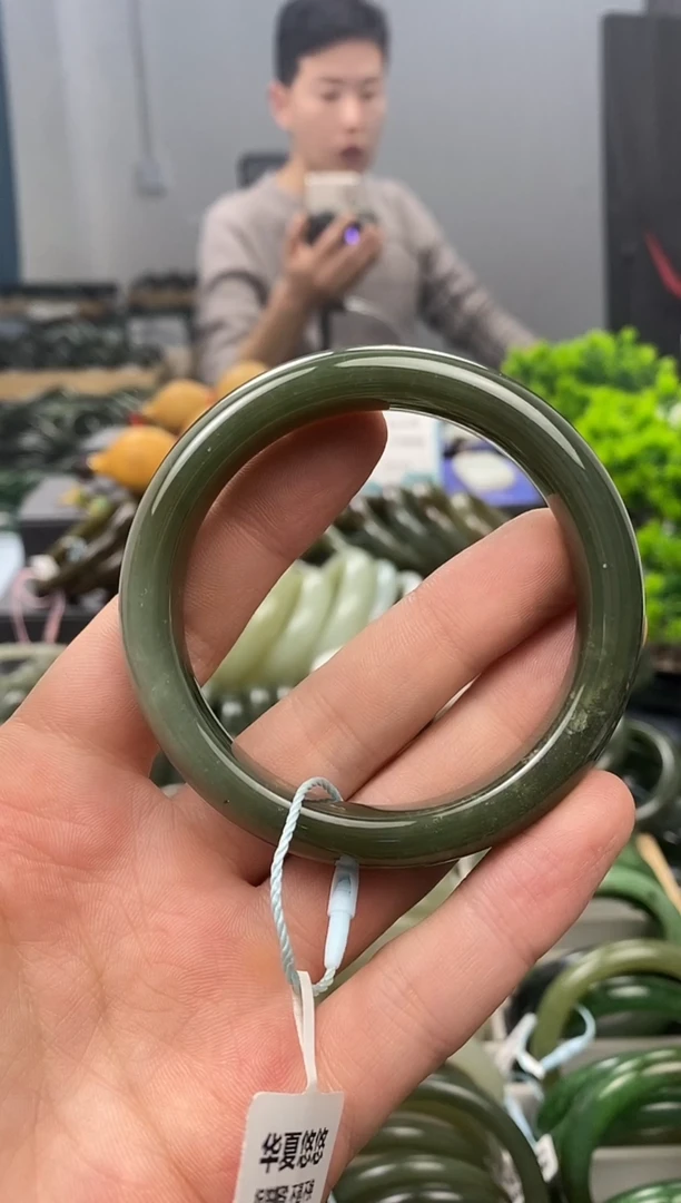 未镶嵌手镯和田玉56.8