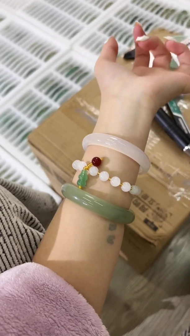 未镶嵌手镯石英质玉59-54L