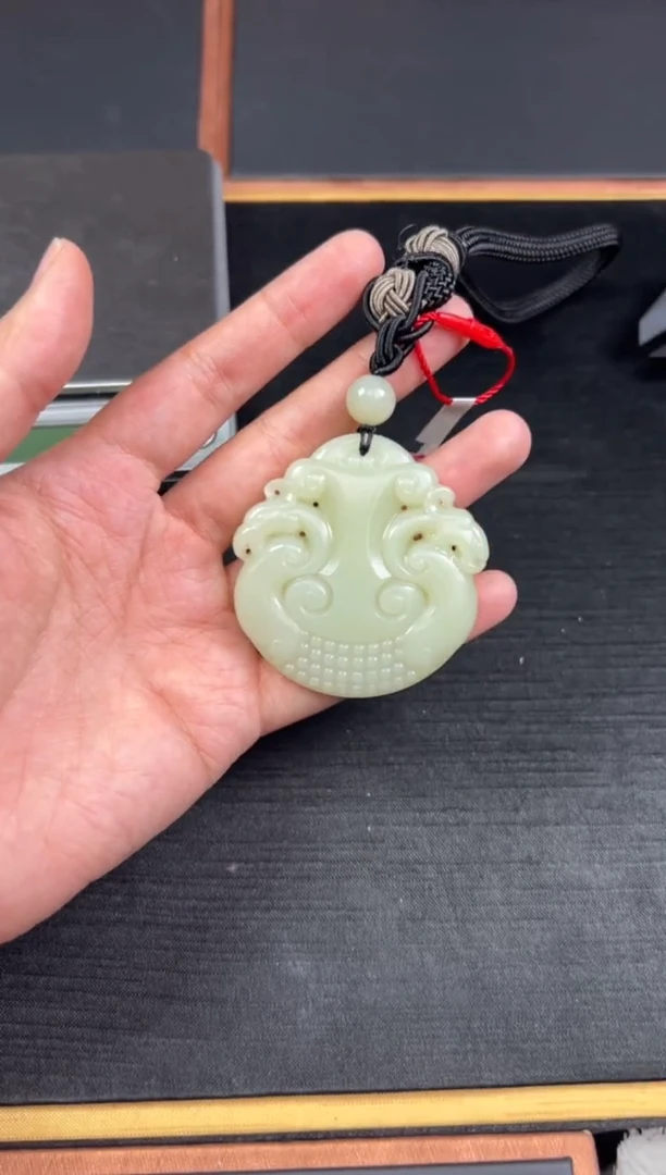 【闪购商品】和田玉把件未镶嵌且末微色差迪克兰二细