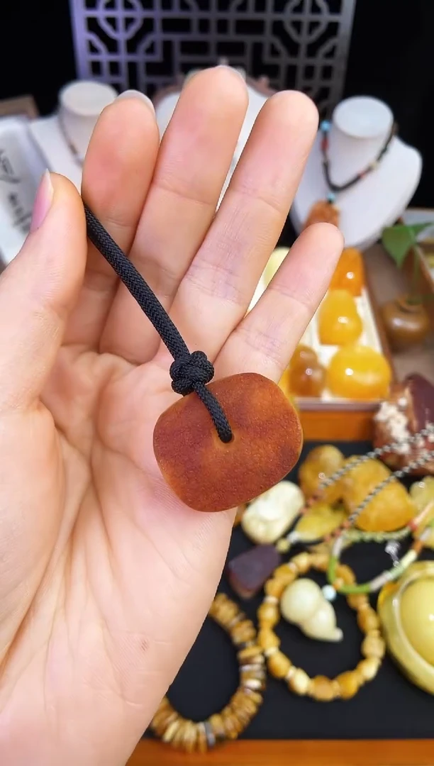 未镶嵌琥珀珠宝奇石柒月