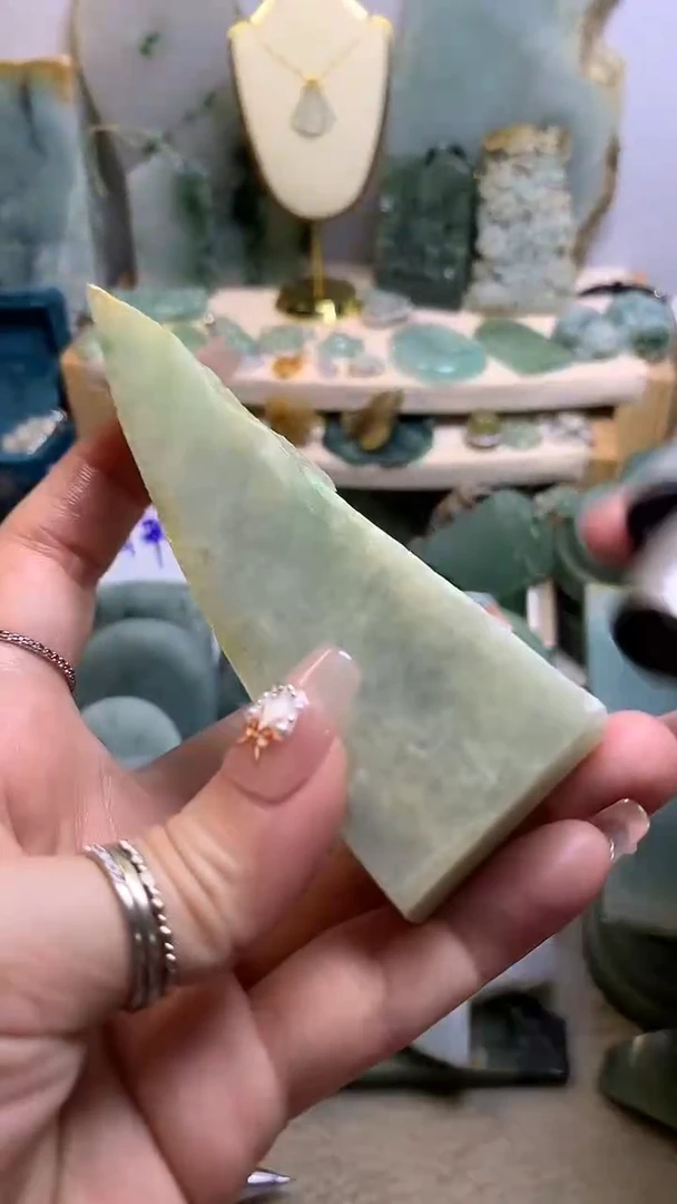 【闪购商品】翡翠挂件未镶嵌缅甸A货翡翠，没有运费险