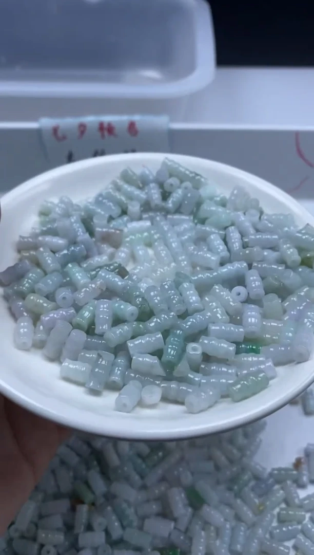 翡翠未镶嵌颈饰w2775翡翠有种水竹节8*4mm*20颗