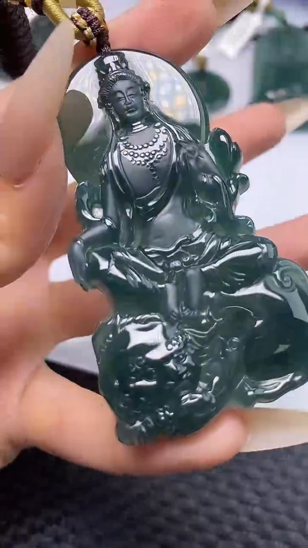 颈饰未镶嵌翡翠