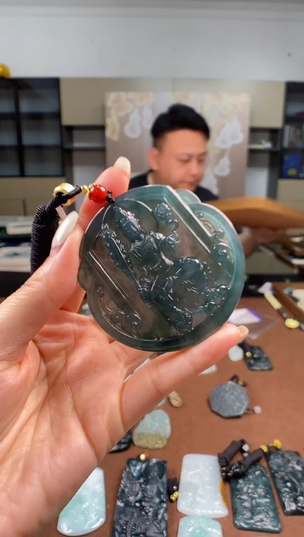 颈饰未镶嵌翡翠多样性发其一