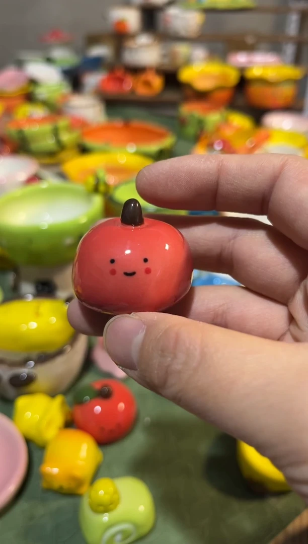 67手绘釉下彩微瑕陶瓷