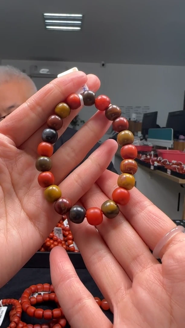 【闪购商品】南红玛瑙10mm包浆手串老型未镶嵌多样性发一件