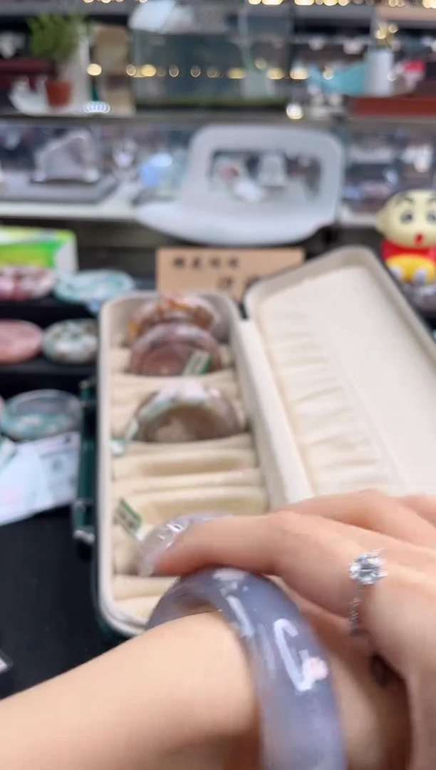 未镶嵌手镯石英质玉六*六圈口（赠品镯心）