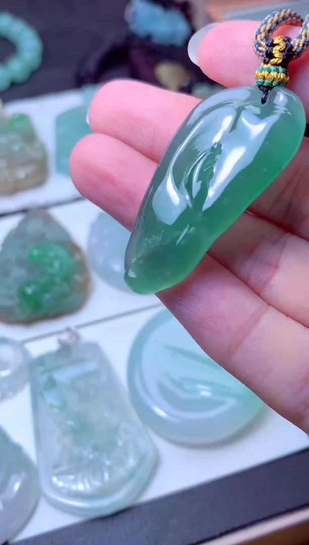 颈饰未镶嵌翡翠天然A货翡翠