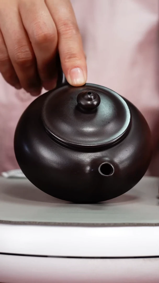 茶壶紫砂蒋静明赤龙血砂光素寒江200CC