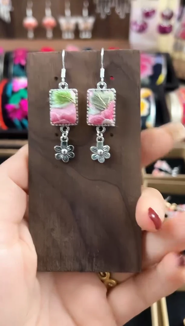 【闪购商品】织绣民族风老绣饰品141