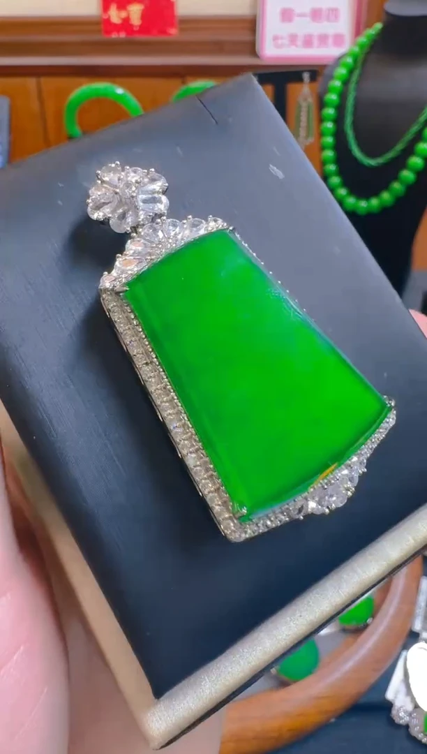 吊坠(赠链)银S925镶嵌翡翠天然A货翡翠