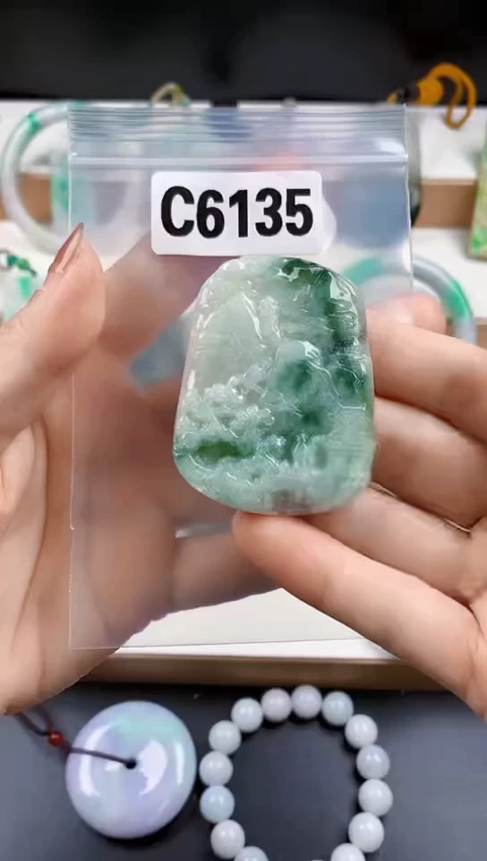 颈饰未镶嵌翡翠天然翡翠吊坠挂件