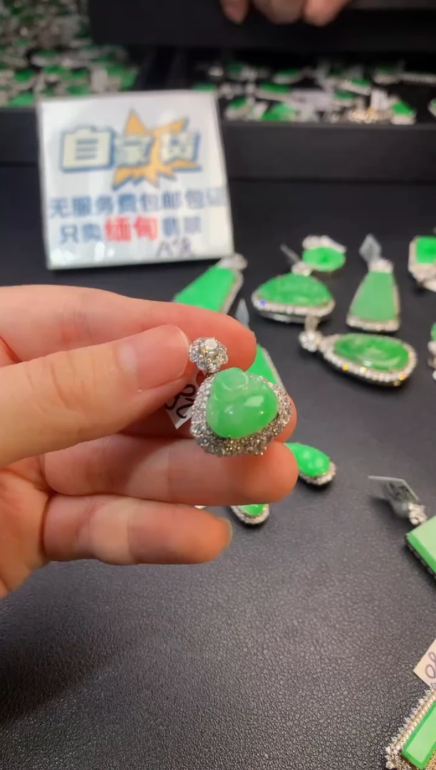 【闪购商品】翡翠颈饰银S925镶嵌翡翠