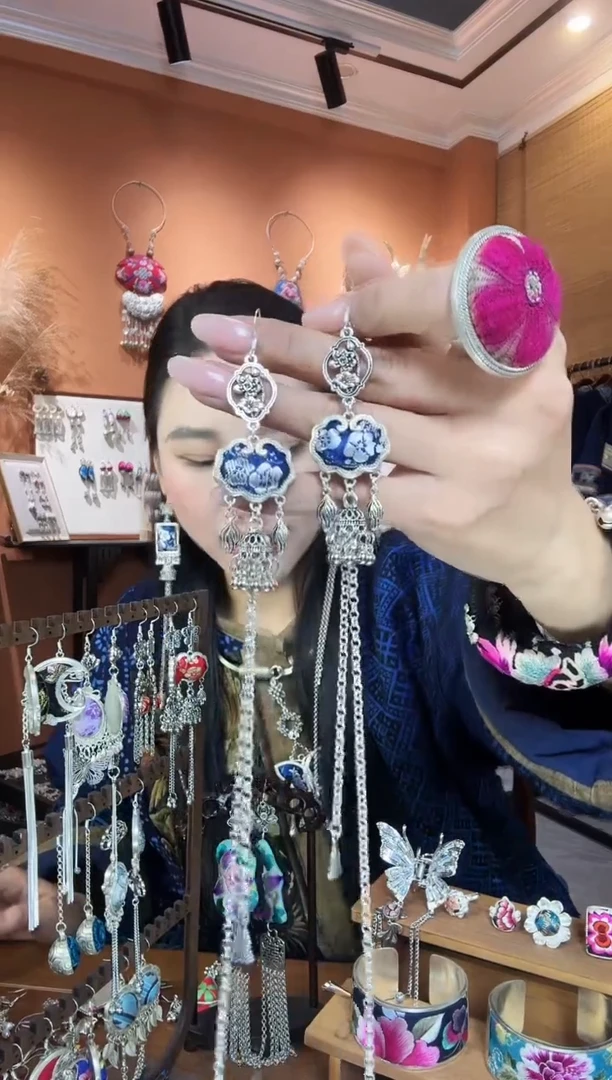 【闪购商品】刺绣纯手工耳环民族风