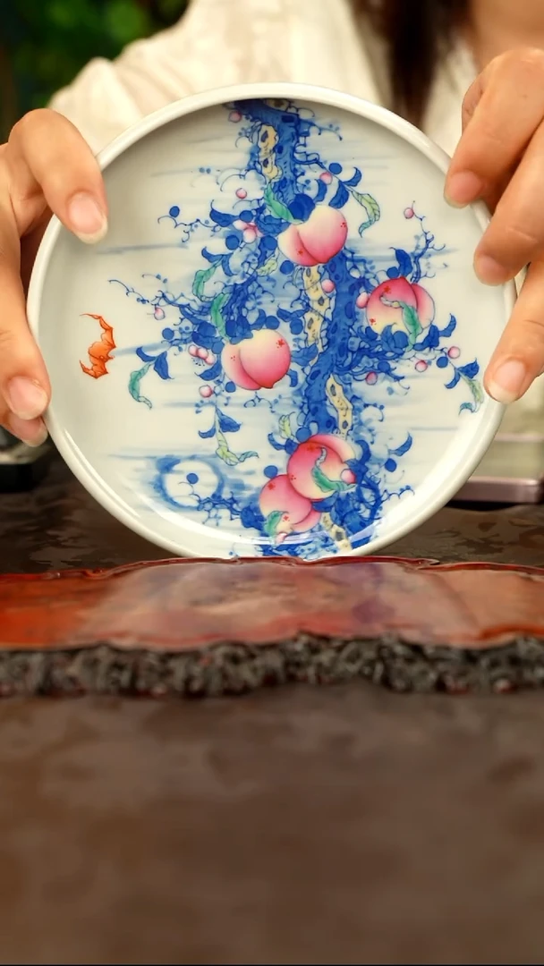 青花手绘桃子壶承