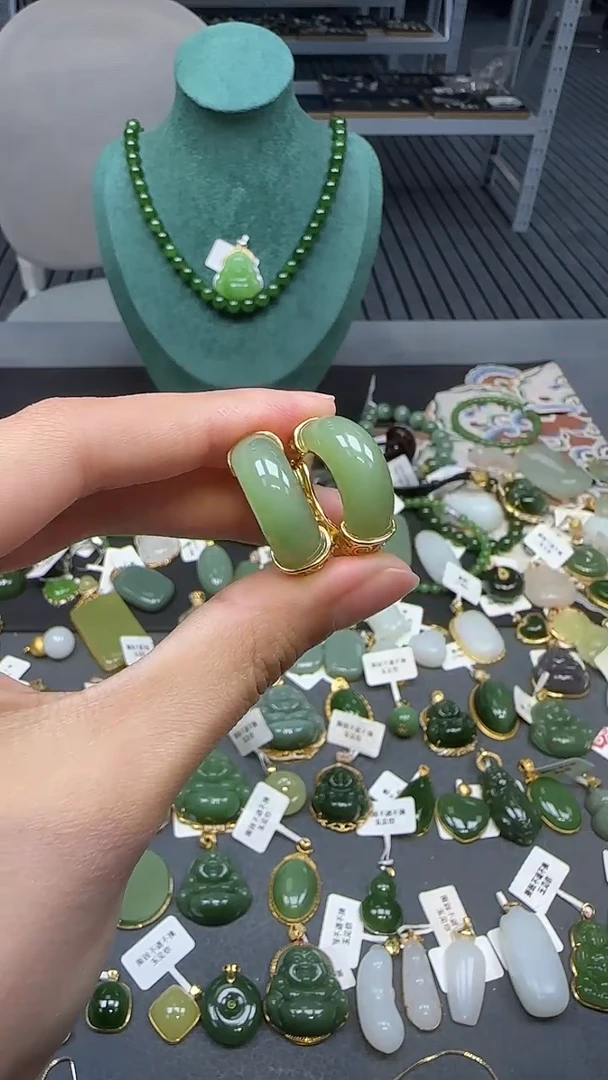 银S925镶嵌和田玉耳饰1