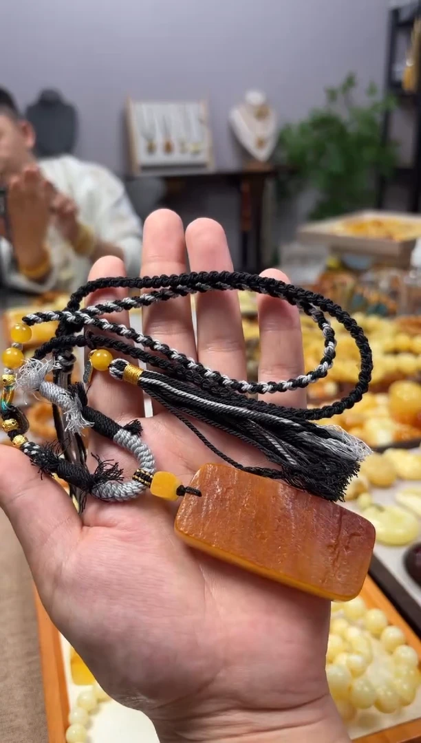 【闪购商品】蜜蜡裸石未镶嵌牌子