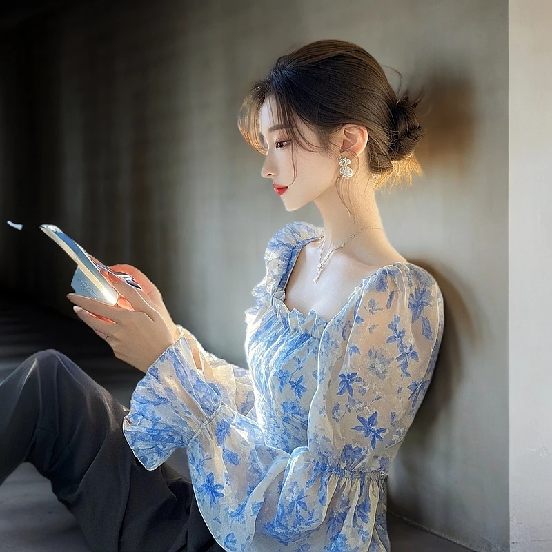 2025春装新款法式高级感轻奢气质上衣超好看独特漂亮蓝色碎花衬衫