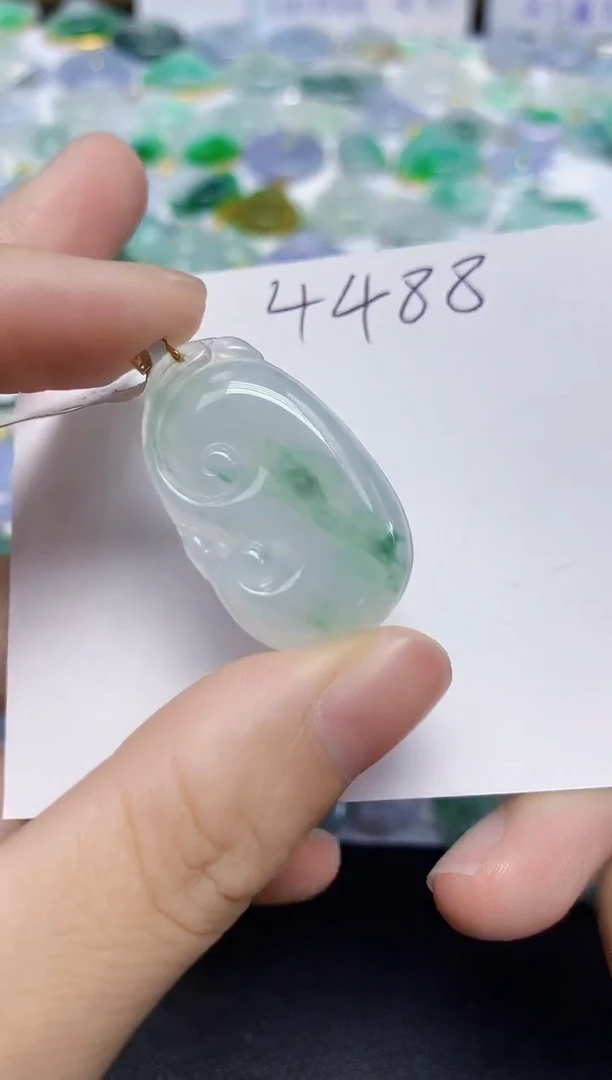 翡翠未镶嵌颈饰天然缅甸翡翠A货