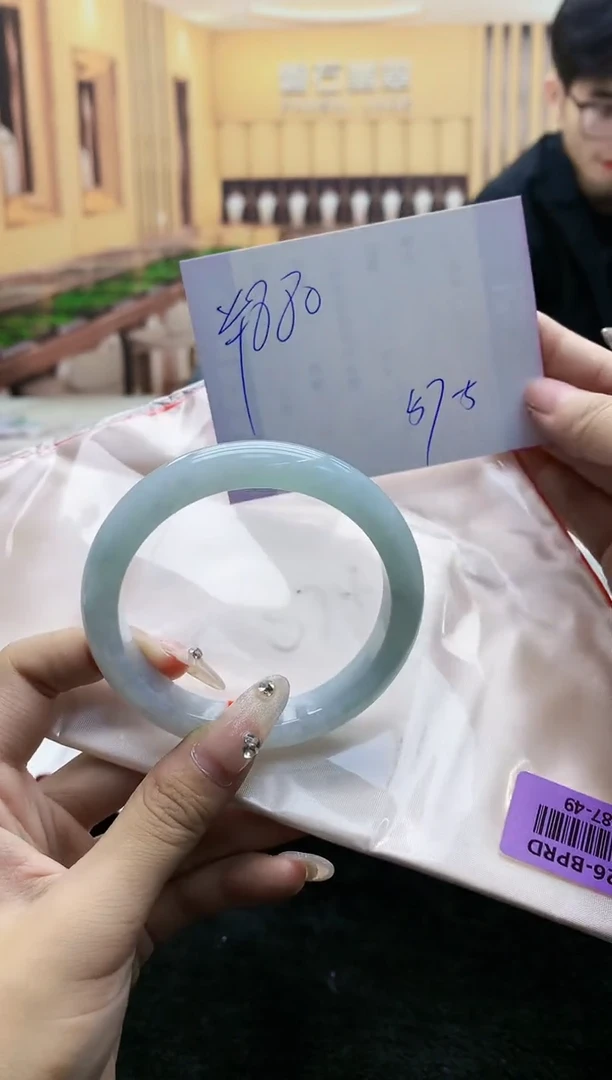 【闪购商品】翡翠手镯未镶嵌      H87-49