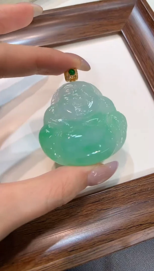 颈饰18K金镶嵌翡翠佛公