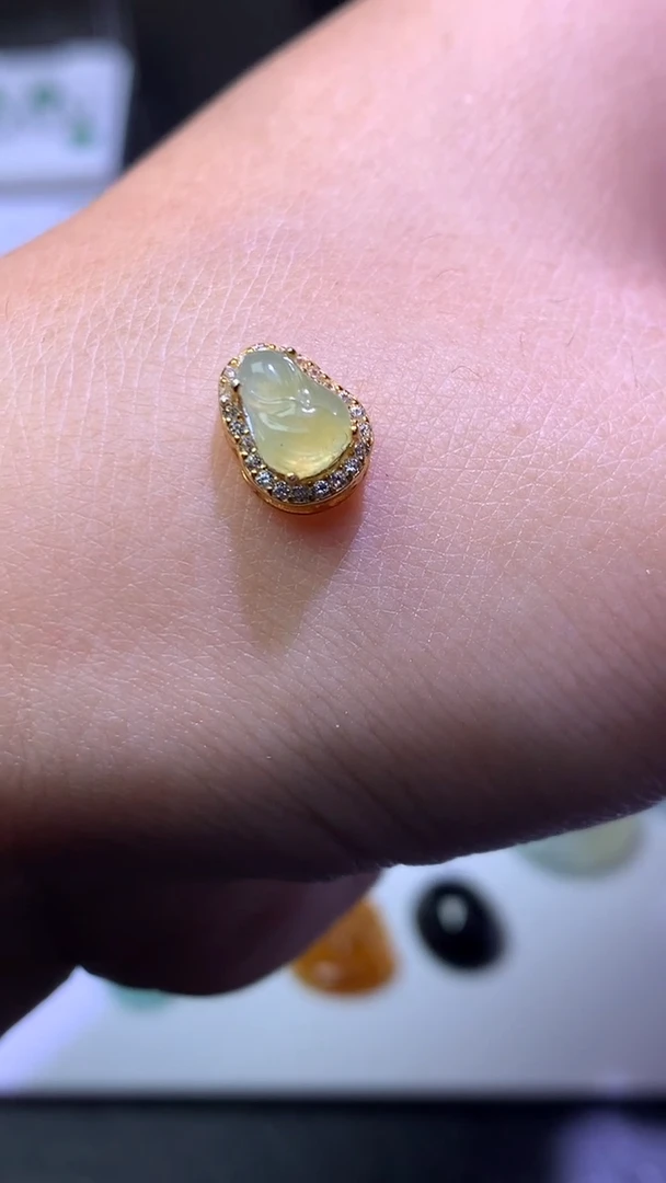 颈饰未镶嵌翡翠净货