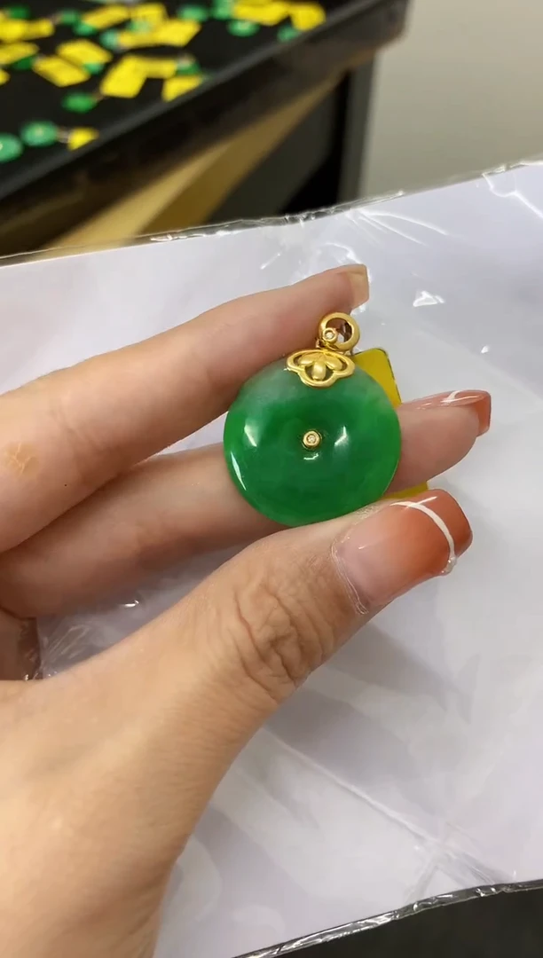 翡翠18K金镶嵌吊坠(不含链)缅甸翡翠挂件