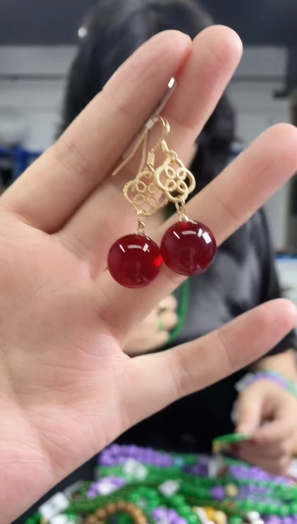 未镶嵌血珀裸石多样性发其一颜色微差