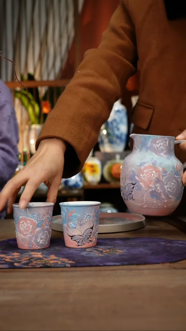 当代景德镇设计师釉下手绘陶瓷花瓶