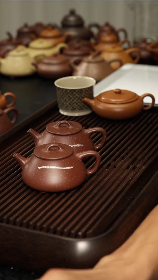 茶壶紫砂R****o微瑕茶壶一个