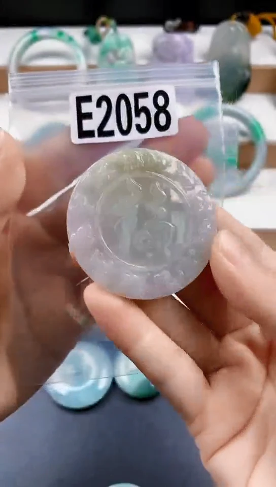 颈饰未镶嵌翡翠天然翡翠吊坠挂饰