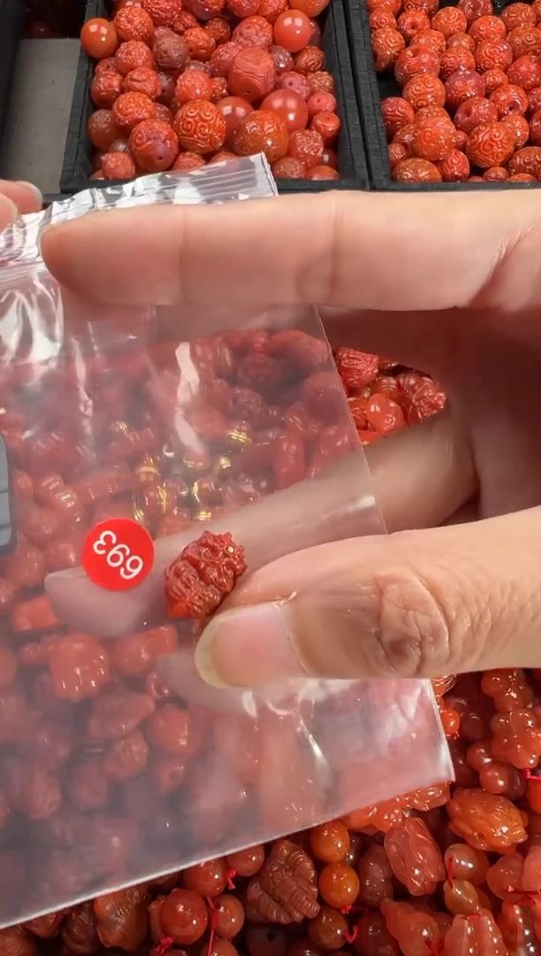 【闪购商品】南红玛瑙颈饰未镶嵌1