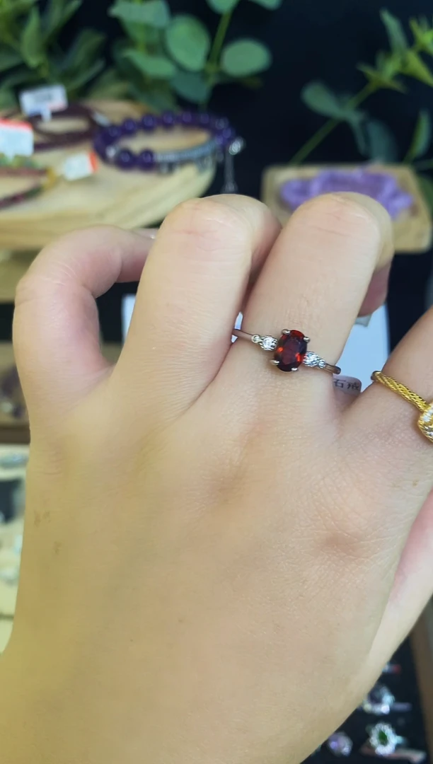【闪购商品】石榴石戒指银S925镶嵌戒指