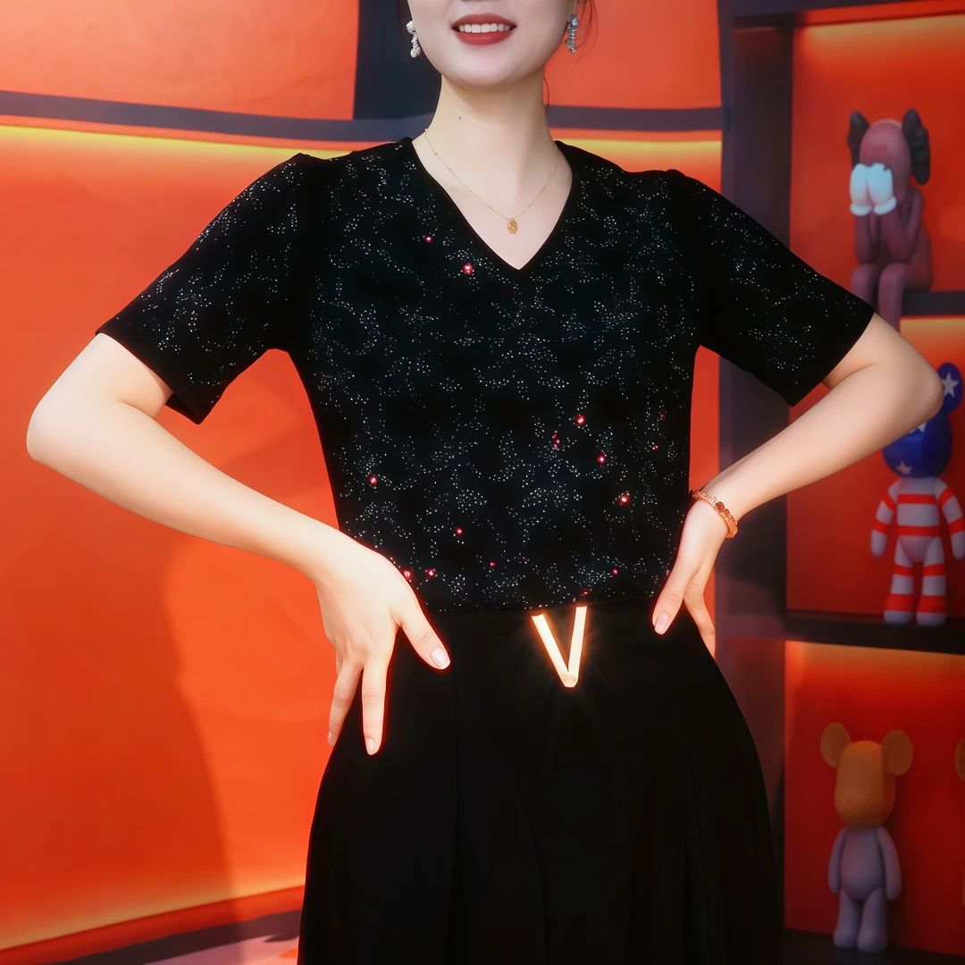 【富贵花】V领夏季气质黑色短袖宽松显瘦轻奢百搭烫钻t恤女