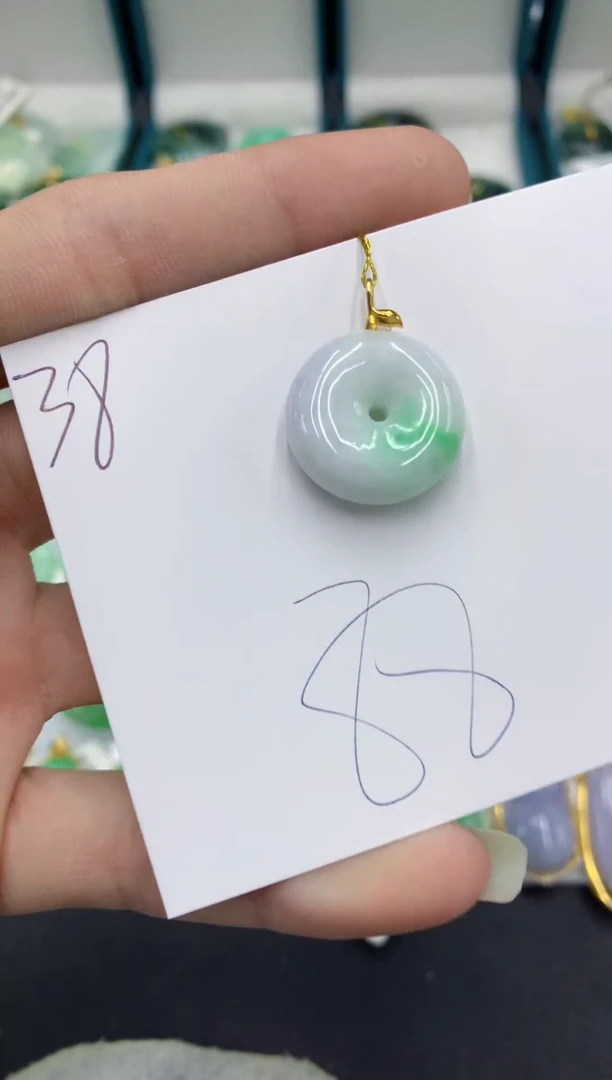 【闪购商品】翡翠颈饰18K金镶嵌翡翠