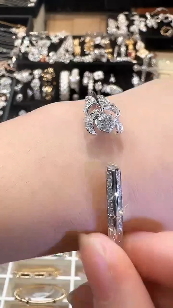 18K金镶嵌项链钻石羽毛手镯