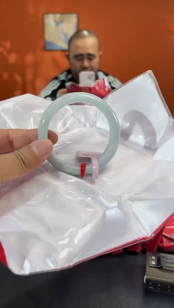 未镶嵌手镯翡翠9        圈口58