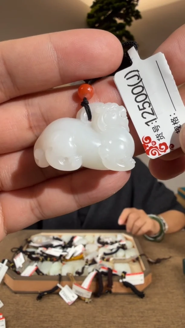 颈饰未镶嵌和田玉J